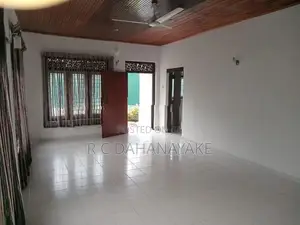 House for Sale in Batharamulla