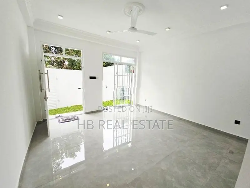 Newly Build Luxury Three Storey House For Sale Piliyandala