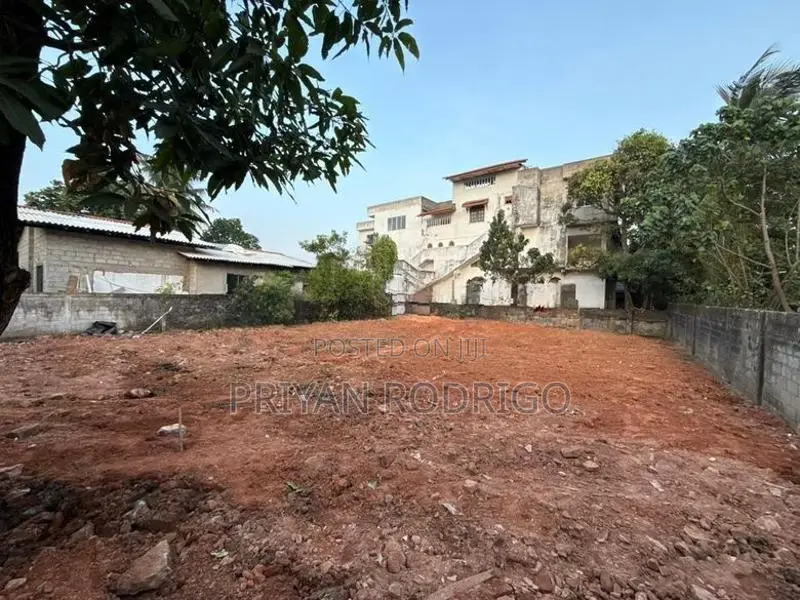 Delkanda Raththanapitiya Road 18.5 Perches of Land for Sale