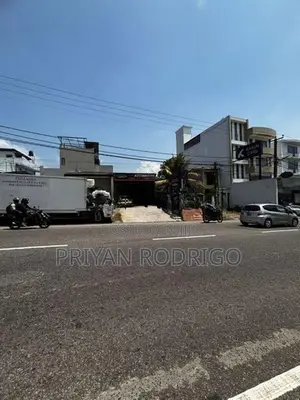 Kohuwala-Piliyandala Main Rd 20.3 Perches of Land with a House for Sal