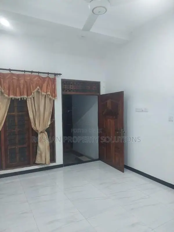 Ground floor house for rent in Rathmalana