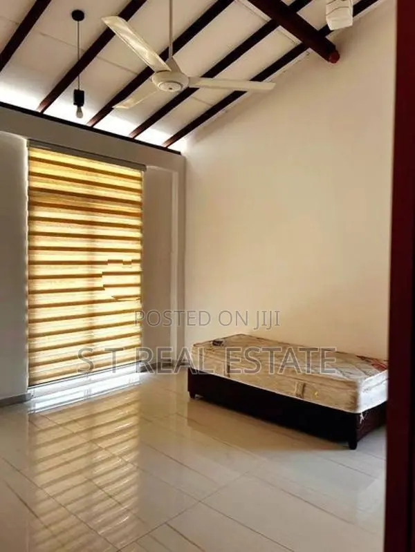 Almost New Luxury Two Storey House for Sale in Rathmalana.