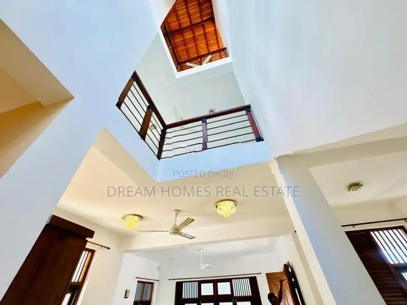 Premium 3-Storey Luxury House for Sale in Kotte – Baddagana