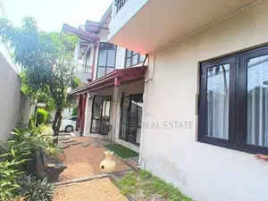 Modern 5BR Luxury Home for Sale – Kottawa (Horahena)
