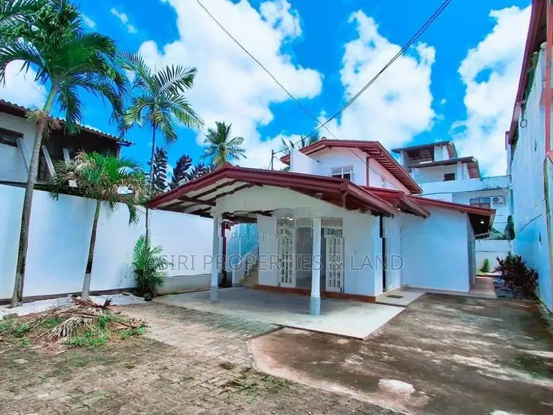 Two Storey House for Sale in Boralesgamuwa