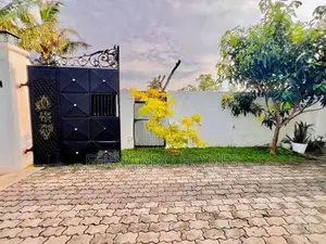 Elegant Feel Spacious Land With Single Storey House For Sale In Negomb