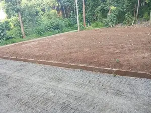 පොකුණූවිට බිම් කොටස්