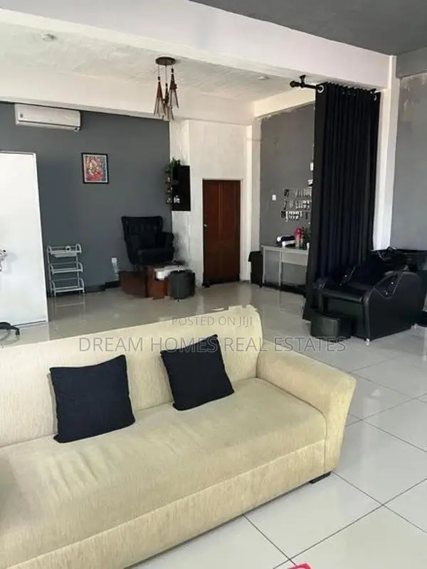 Two-Storey Commercial Building for Sale – Mahara, Kadawatha