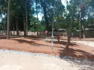 කඩවත මංගල මාවතෙන් වටිනා ඉඩමක්