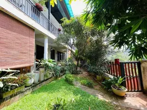 Kandy : 11BR (18.5P) 3-Storey House for Sale