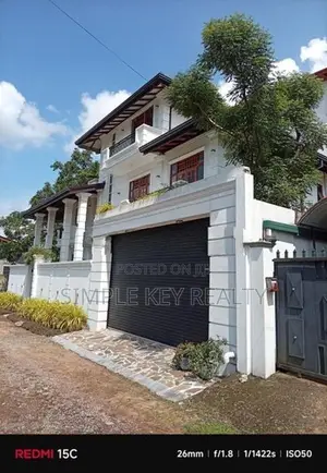 Beutiful three storey house for sale in gampaha yakkala road