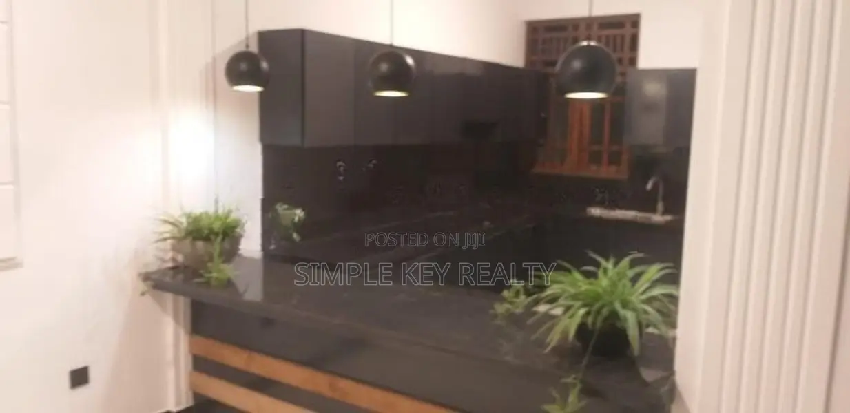 Beutiful three storey house for sale in gampaha yakkala road