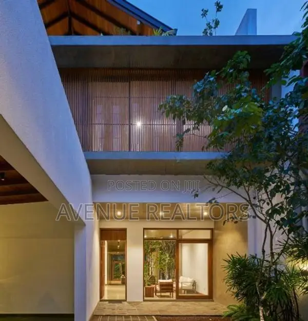 Modern 4BR House for Sale in Gampaha | Price LKR 120 Million (Hs4689)