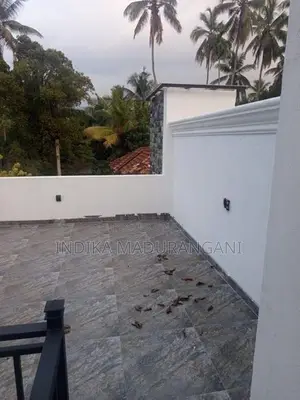 අංගසම්පුර්ණ නවීන නිවස විකිනීමට - නවගමුව