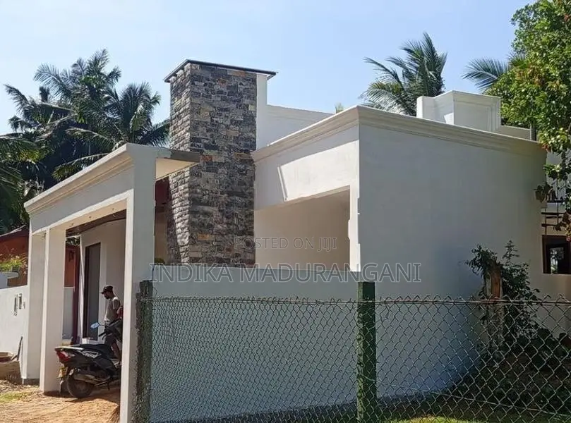 අංගසම්පුර්ණ නවීන නිවස විකිනීමට - නවගමුව