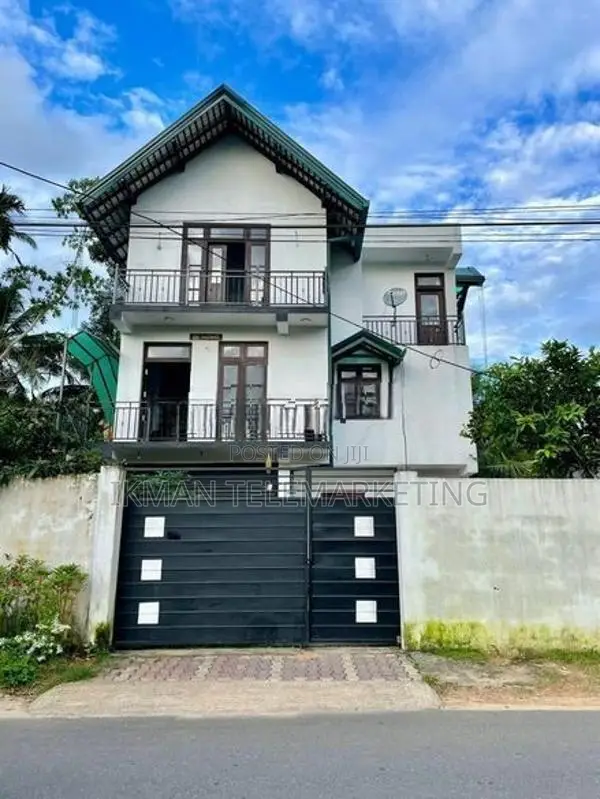 Spacious 4 Bedroom House for Rent in Walahanduwa, Galle