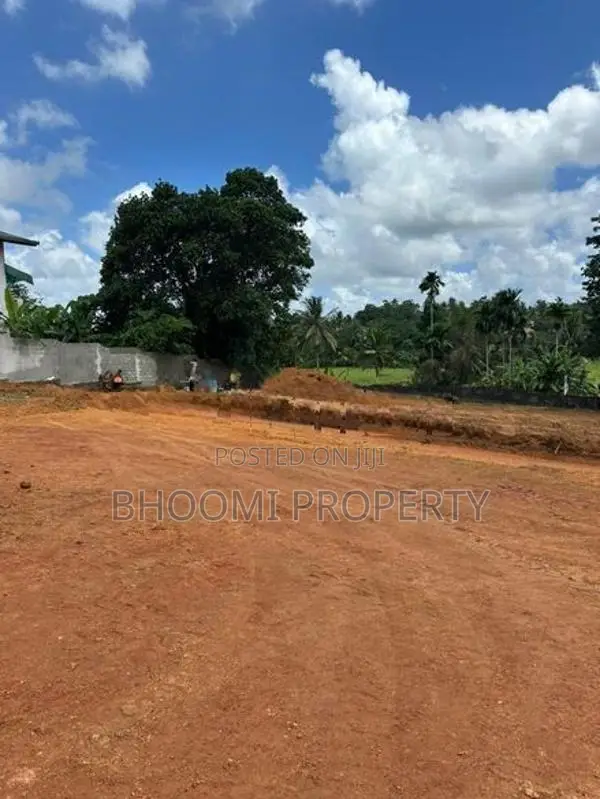Land in Homagama town