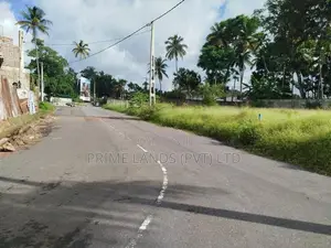 කොට්ටාව මාලඹේ බස් පාරට මුහුනලා බිම් කොටස් විකිණීමට