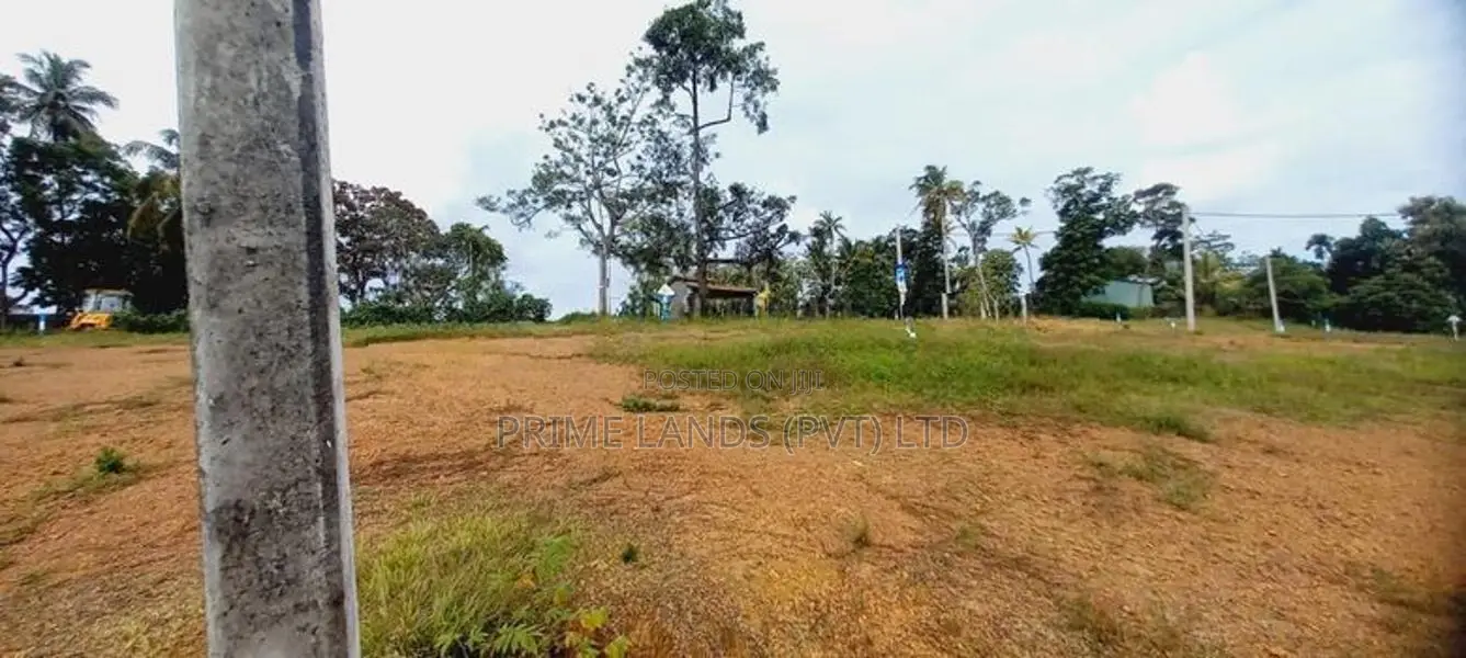 හිරණ පානදුර බස් පාරට 600m හොඳ ඉඩමක්