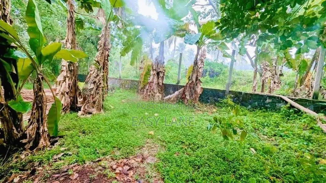 ගනේමුල්ල – බොල්ලතෙන් අගනා ඉඩම් කැබලි