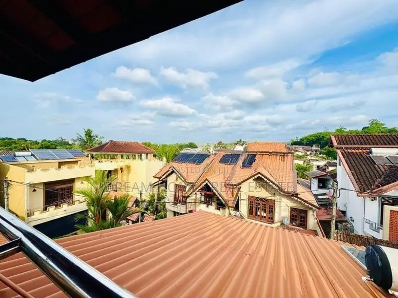 Luxury 3-Storey House for Sale – Northern Castle Residencies, Hokandar