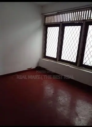 WELLAWATTE : 9.5P VALUABLE LAND WITH OLD HOUSE FOR SALE