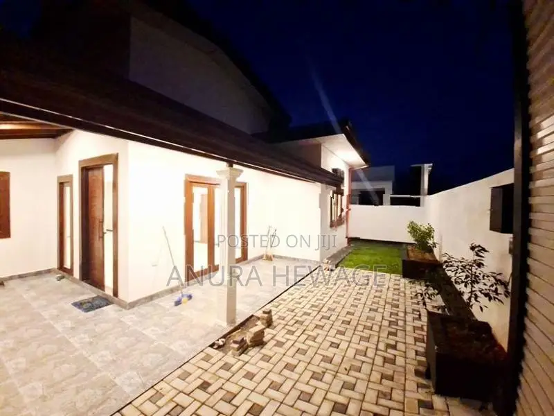 Brand New House for Sale Watareka, Meegoda. (ID : WTRK002)