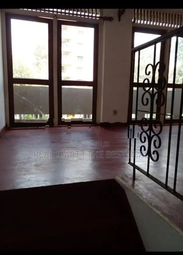 WELLAWATTE : 9.5P VALUABLE LAND WITH OLD HOUSE FOR SALE
