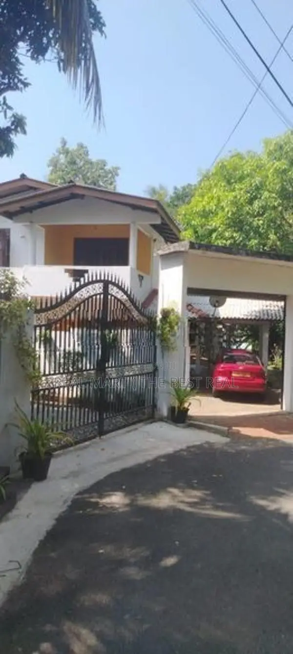 Ganemulla : 6BR (35.5P) Two-Storey House for Sale