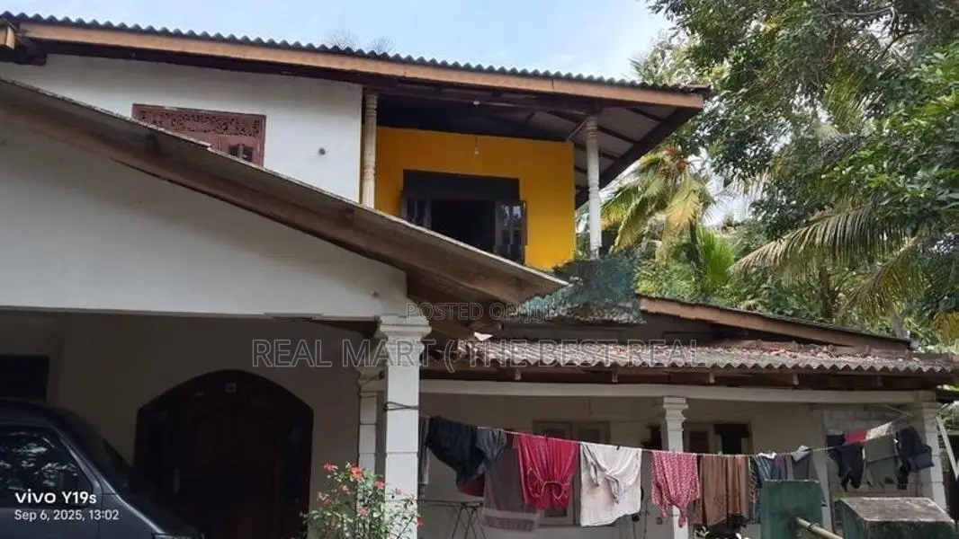 Ganemulla : 6BR (35.5P) Two-Storey House for Sale