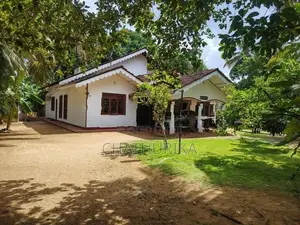 Room for Short Term Rent in Anuradhapura