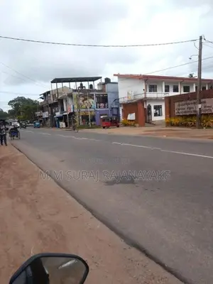 සීදුව ප්‍රදේශයෙන් වටිනා ඉඩමක් විකිණීමට ඇත.