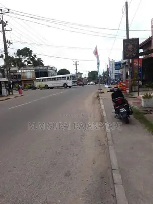 සීදුව ප්‍රදේශයෙන් වටිනා ඉඩමක් විකිණීමට ඇත.