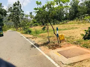 නුවර පාරට යාබදව සින්නක්කර බිම්කොටස් විකිණීමට