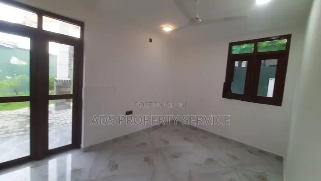 2 story house for rent in Katubedda (5bed & 3 bath)