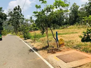 නුවර පාරට යාබදව සින්නක්කර බිම්කොටස් විකිණීමට