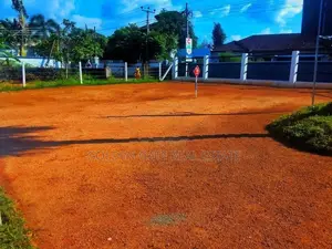 Yakkala ජාත්‍යන්තර පාසල් සීමාවෙන් හොද ඉඩම