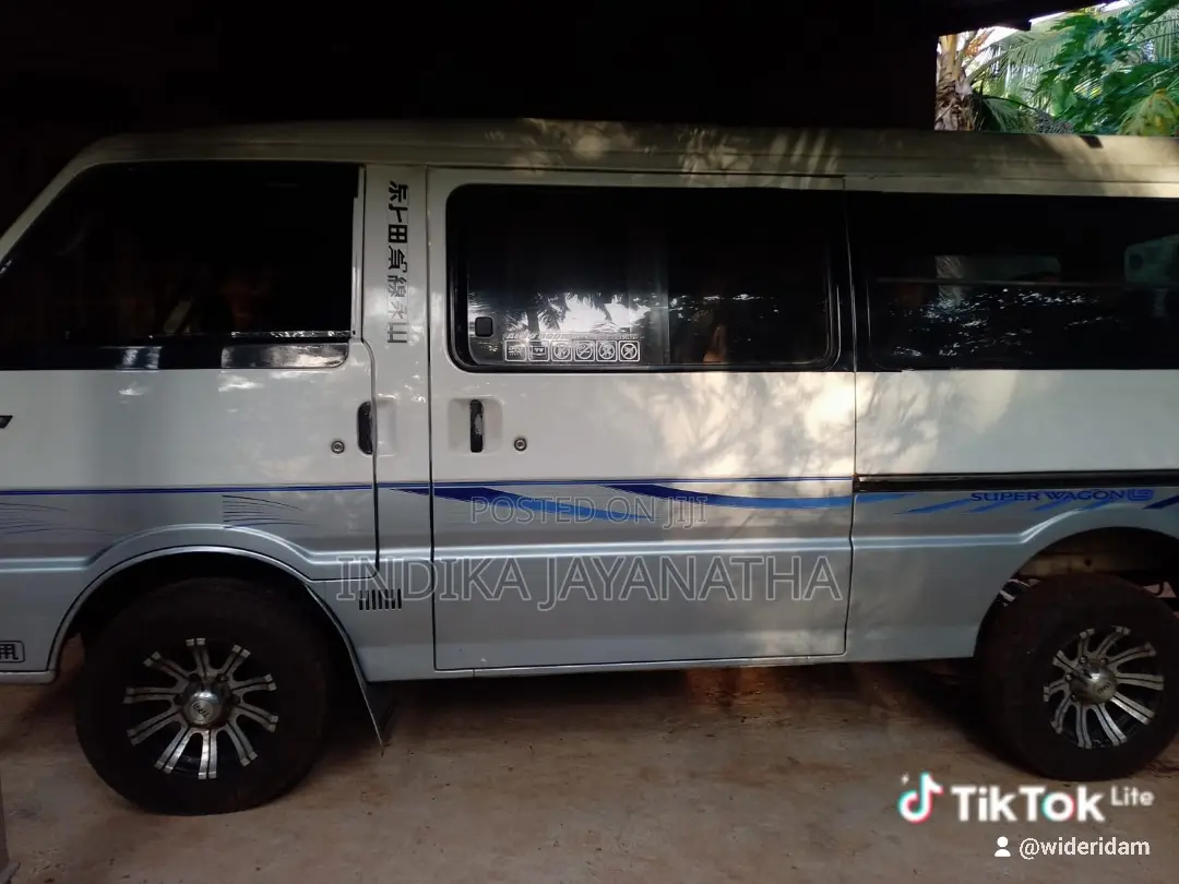 Mazda Bongo 2000 White