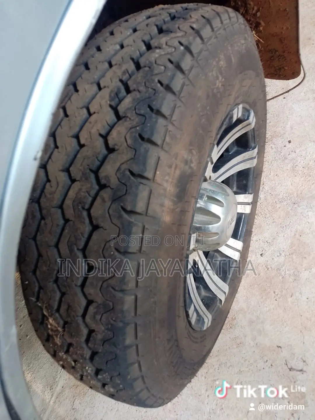 Mazda Bongo 2000 White
