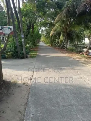 Land For Sale With old House Bopitiya Kandana