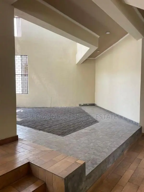Luxury 2-Storey Residence for Sale – Prime Thalahena Location