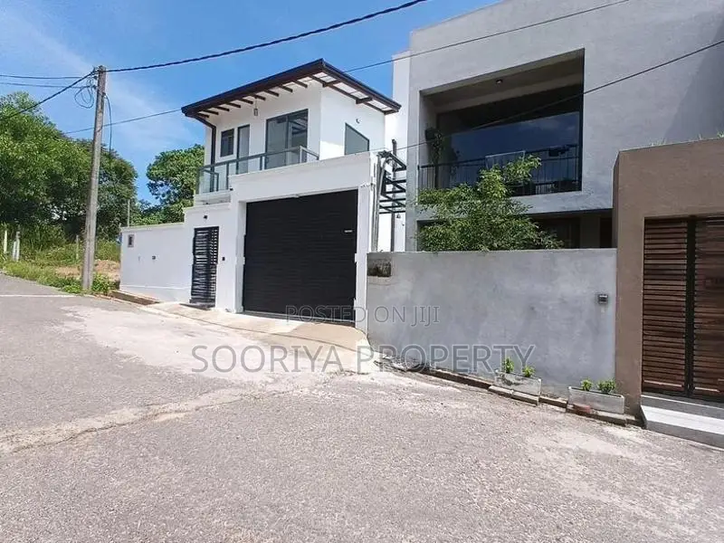 Architectural Designed Spacious House for Sale in Piliyandala