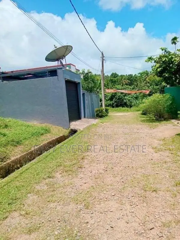 කිරිවත්තුඩුවෙන් වටිනා ඉඩමක් විකිණීමට