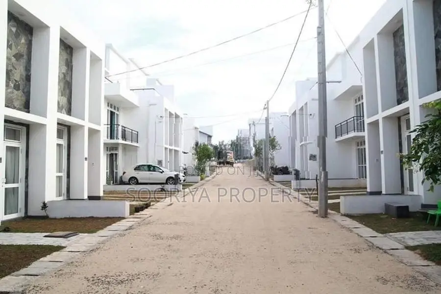 Luxury 2 Story House for Sale in Piliyandala