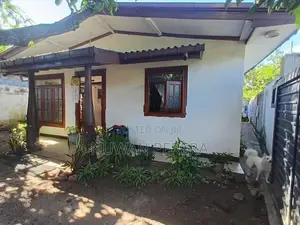 Moratuwa De Mel rd 2 bedrooms house for sale .