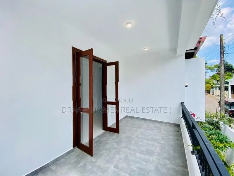 Spacious Luxury House for Sale Near Malabe Town