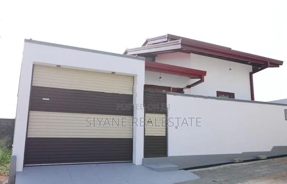 Super l Luxury Living In Kahathuduwa, Kesbewa
