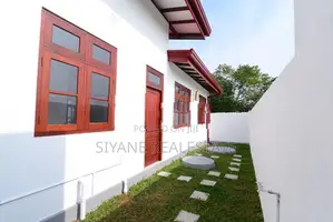 Beautiful Luxury House for Sale in Kahathuduwa, Polgasovita