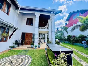 Luxury 4-Bedroom House for Sale – Thalawathugoda, Hokandara Road