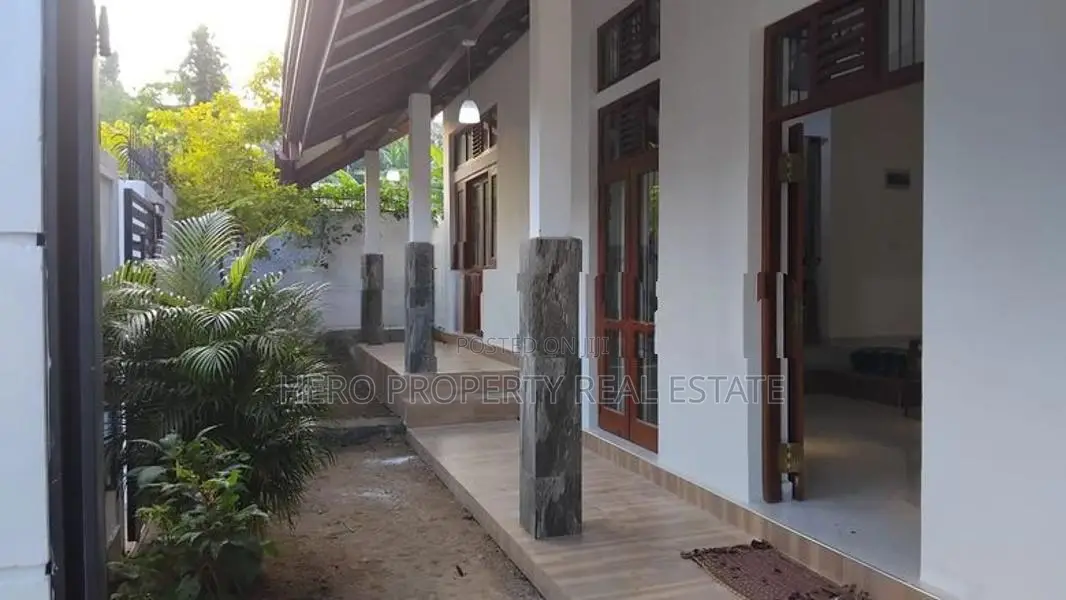 Two Storey House for Sale in Naranwala